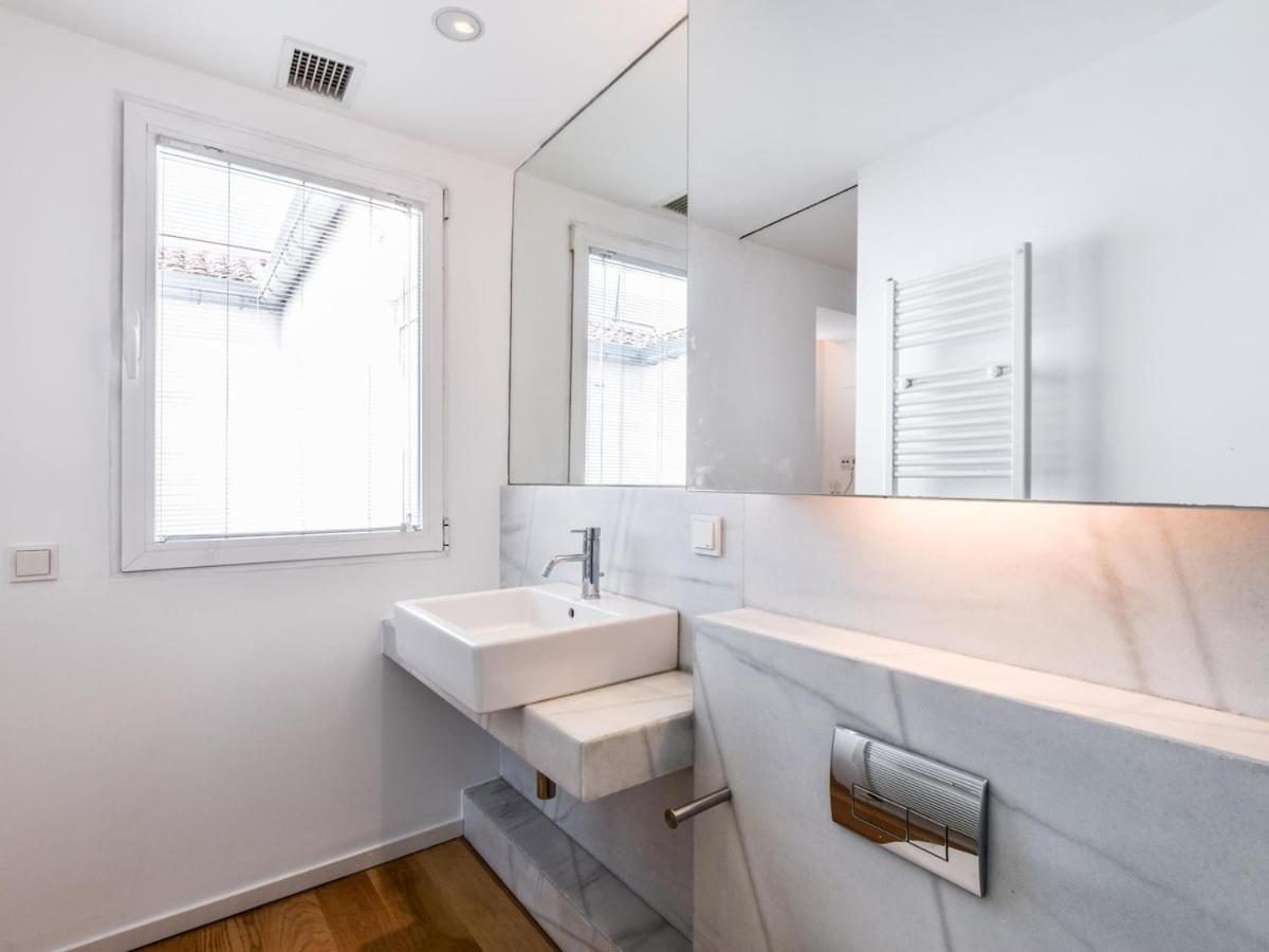 Apartamento De Diseno De Lujo En Lavapies Alquiler Temporal Madrid Eksteriør bilde